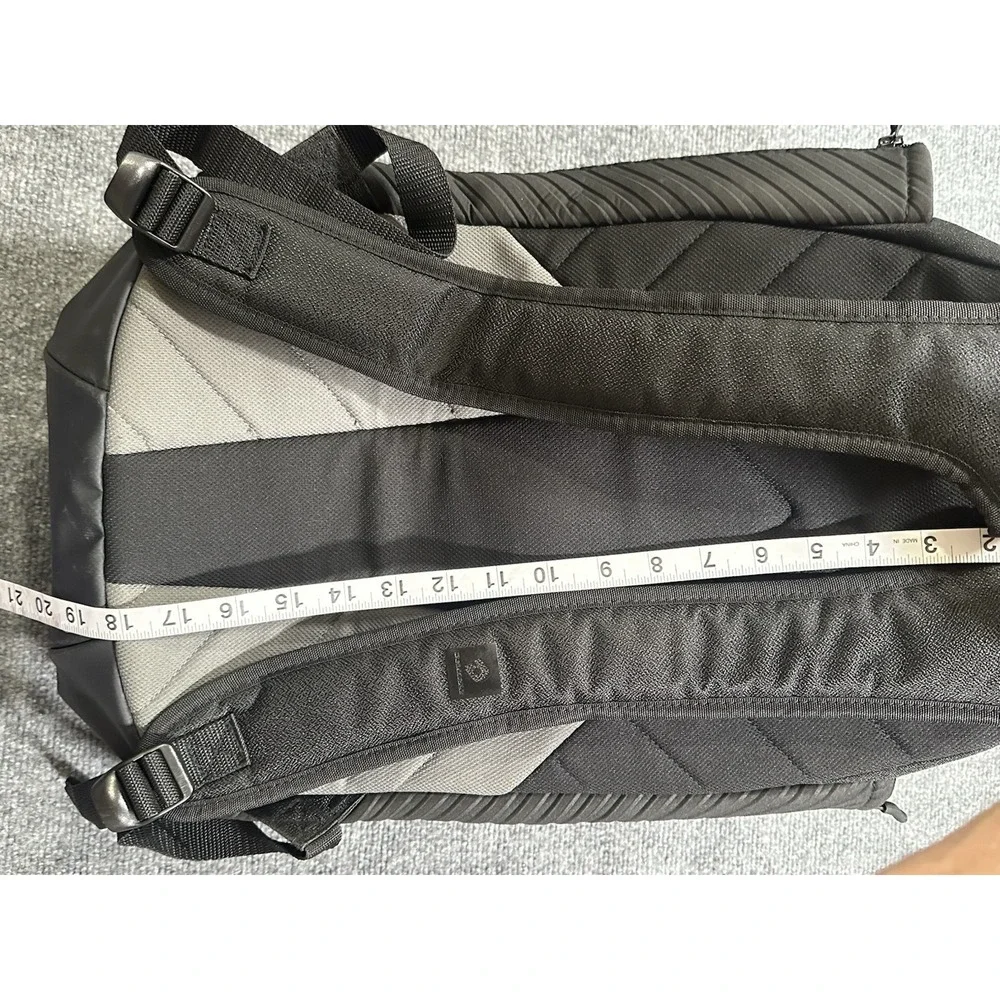 Demarini Voodoo OG Backpack 2 Bats Black EUC